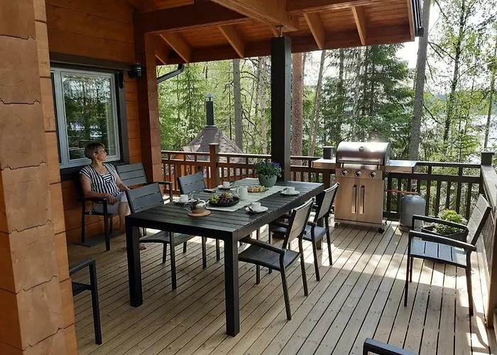 Hyvoelaen Moekit Casa vacanze Ähtäri